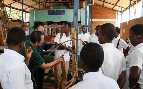 Rwandan youths and Chinese experts celebrate Bamboo Day