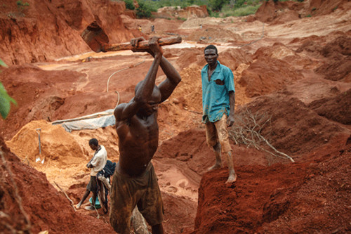Zimbabwe government urges small-scale miners to diversify commodity portfolio