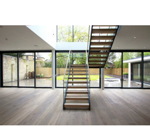 Modern Design Interior Steel Straight Staircase for Residential House with Solid Wood Step