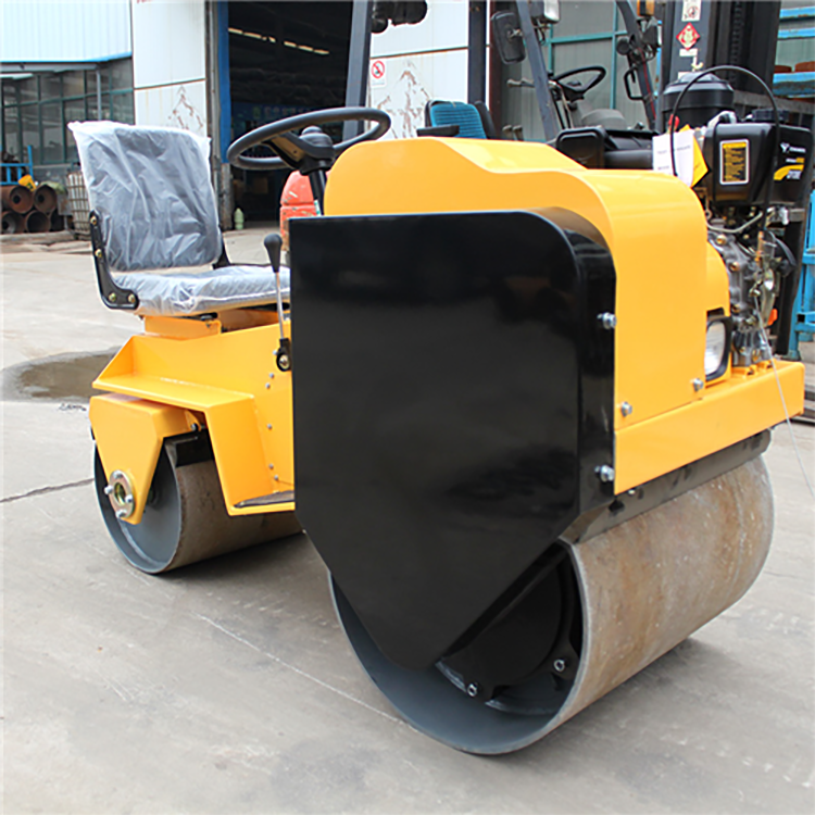 XYL-850 Ride-On Road Roller 